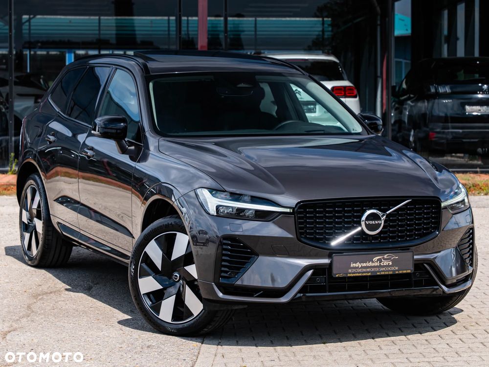 Volvo XC 60 T6 Plug-In Hybrid AWD R-Design - 4