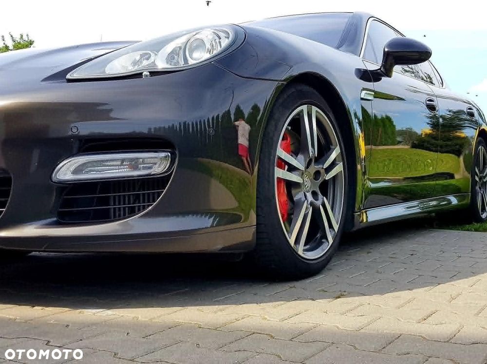 Porsche Panamera Turbo - 40