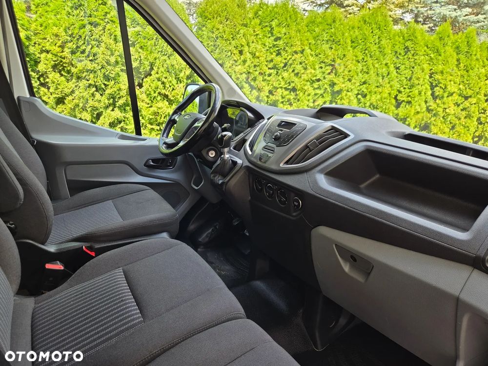 Ford Transit - 25
