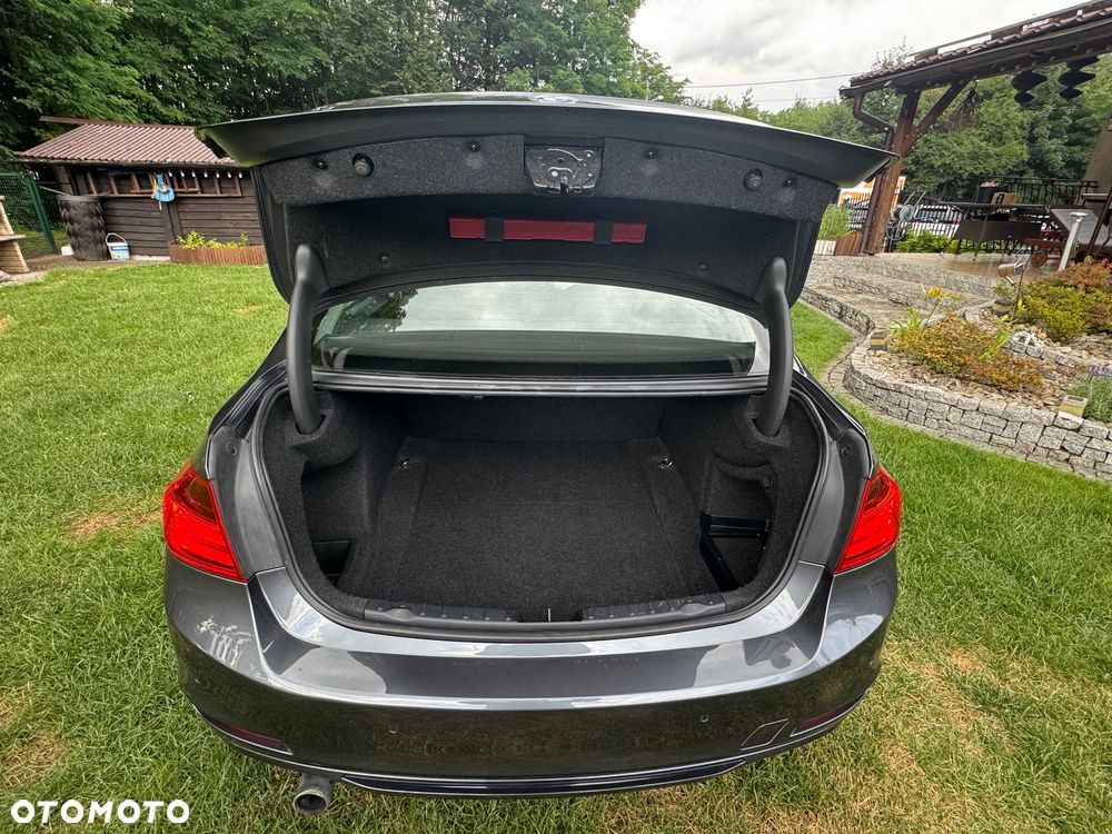 BMW Seria 3 316i Sport Line - 15