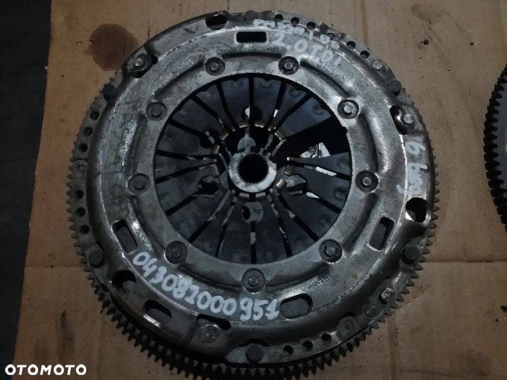 ZESTAW SPRZĘGŁA PASSAT B6 2.0 TDI 6 BIEG 043082000951