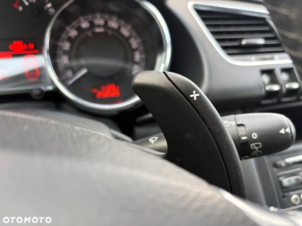 Peugeot 3008 Hybrid4 - 18