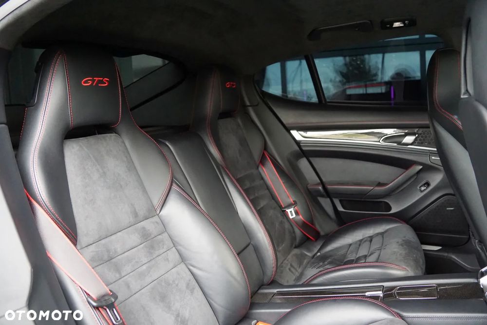 Porsche Panamera GTS - 27