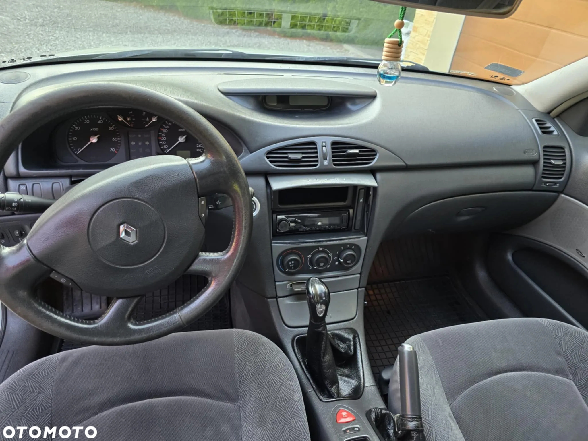 Renault Laguna 1.6 Concorde - 6