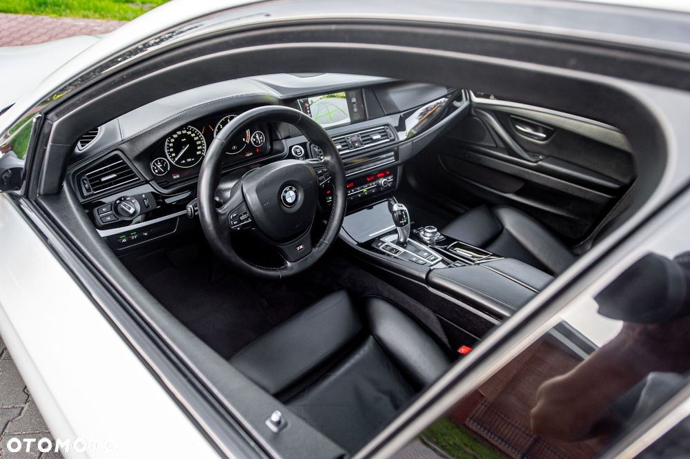 BMW Seria 5 535d xDrive Sport-Aut Modern Line - 20