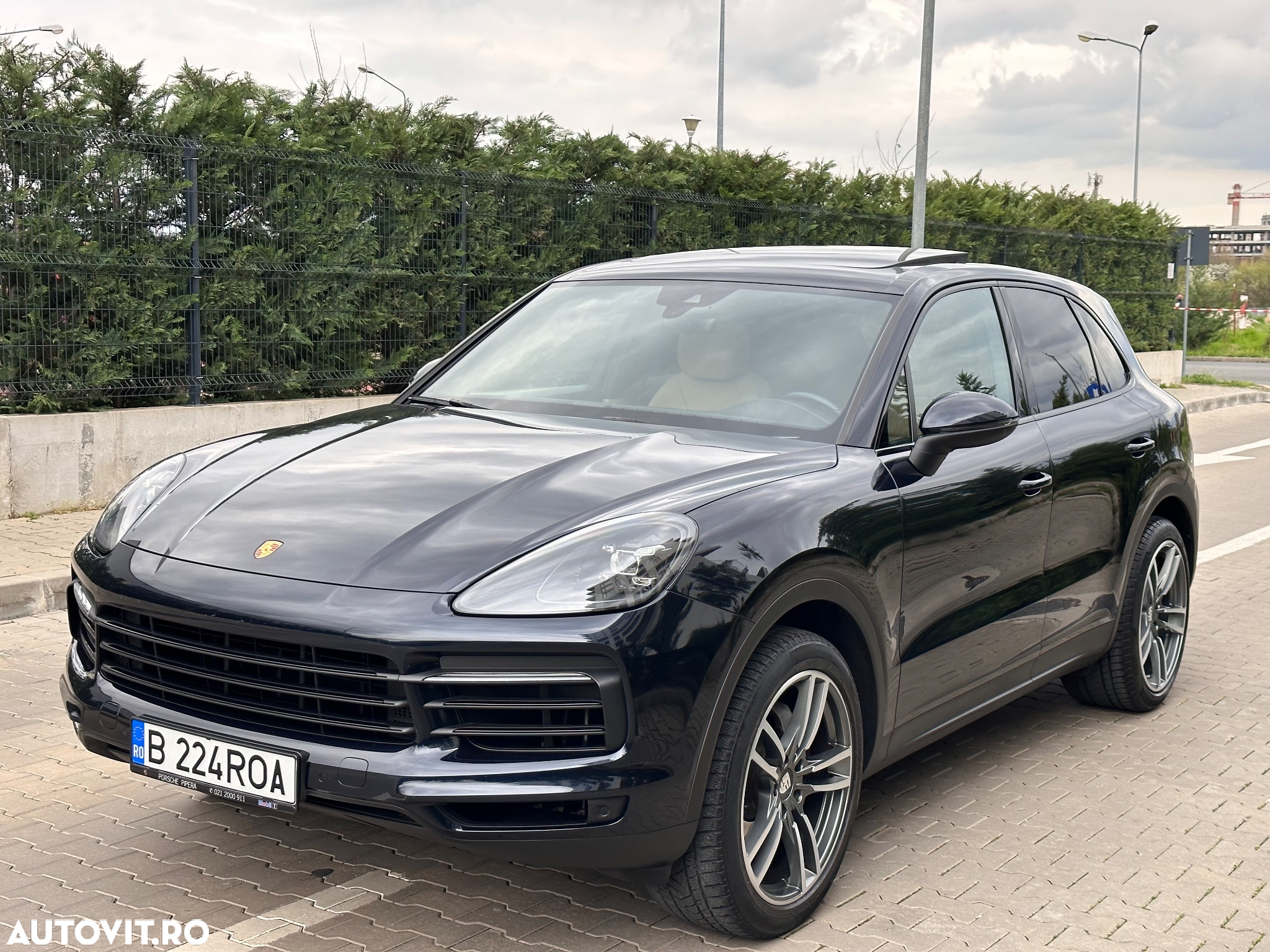 Porsche Cayenne Standard - 2