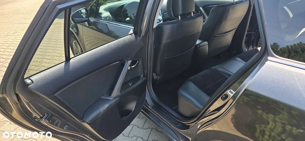 Toyota Avensis 1.8 Premium - 22