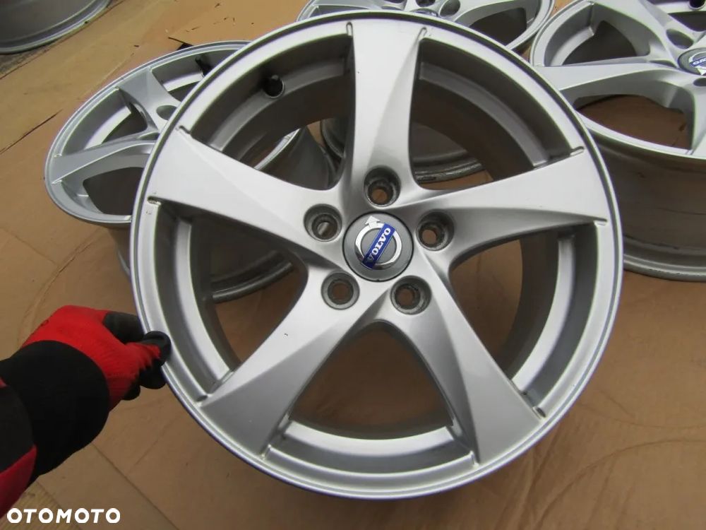 4x Felgi 16 Ford Volvo V60 S60 S80 V70 C30 V40 V50 7j 5x108 ET50 - 14