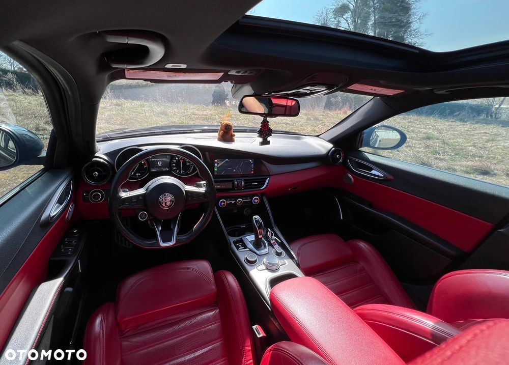 Alfa Romeo Giulia - 5