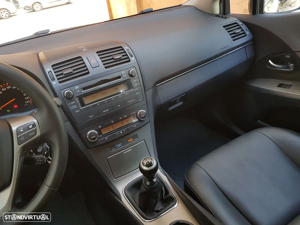 Toyota Avensis SW 2.0 D-4D Exclusive - 48