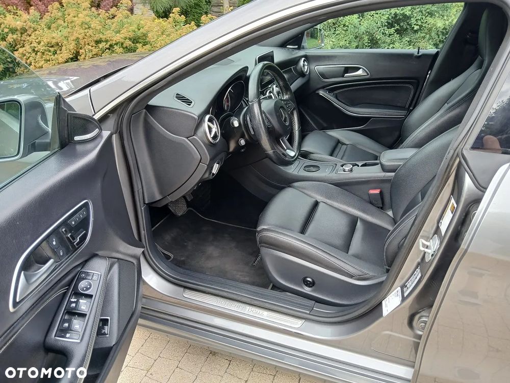 Mercedes-Benz CLA 250 7G-DCT AMG Line - 5