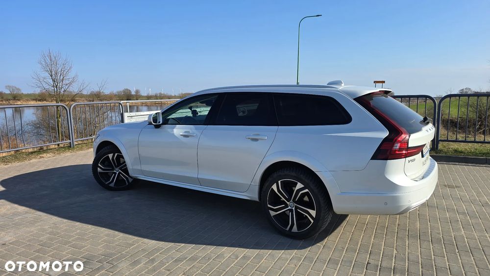 Volvo V90 Cross Country - 1