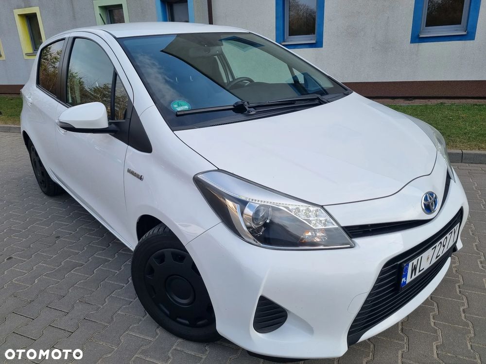 Toyota Yaris Hybrid 100 Life - 27