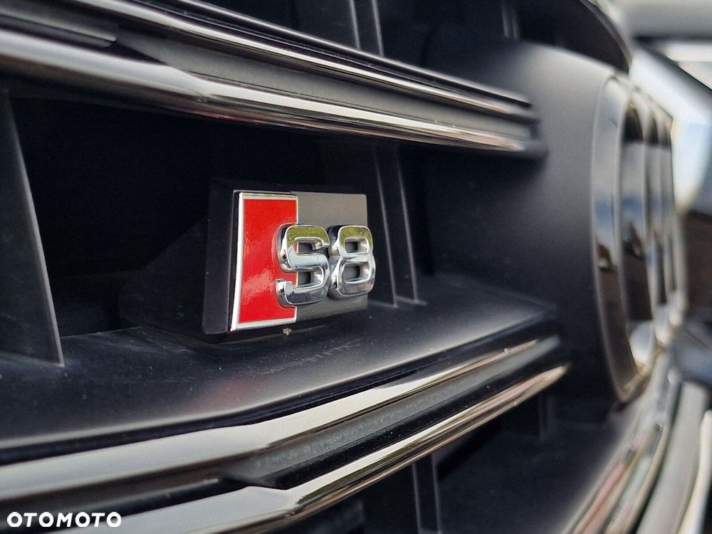 Audi S8 - 10