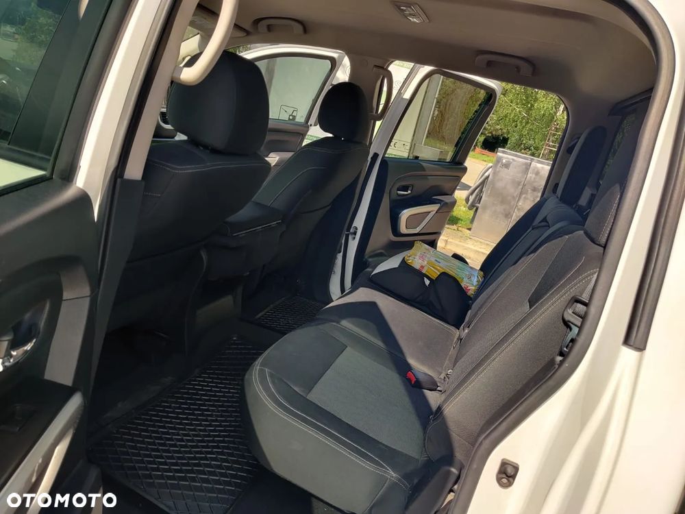 Nissan Titan - 16