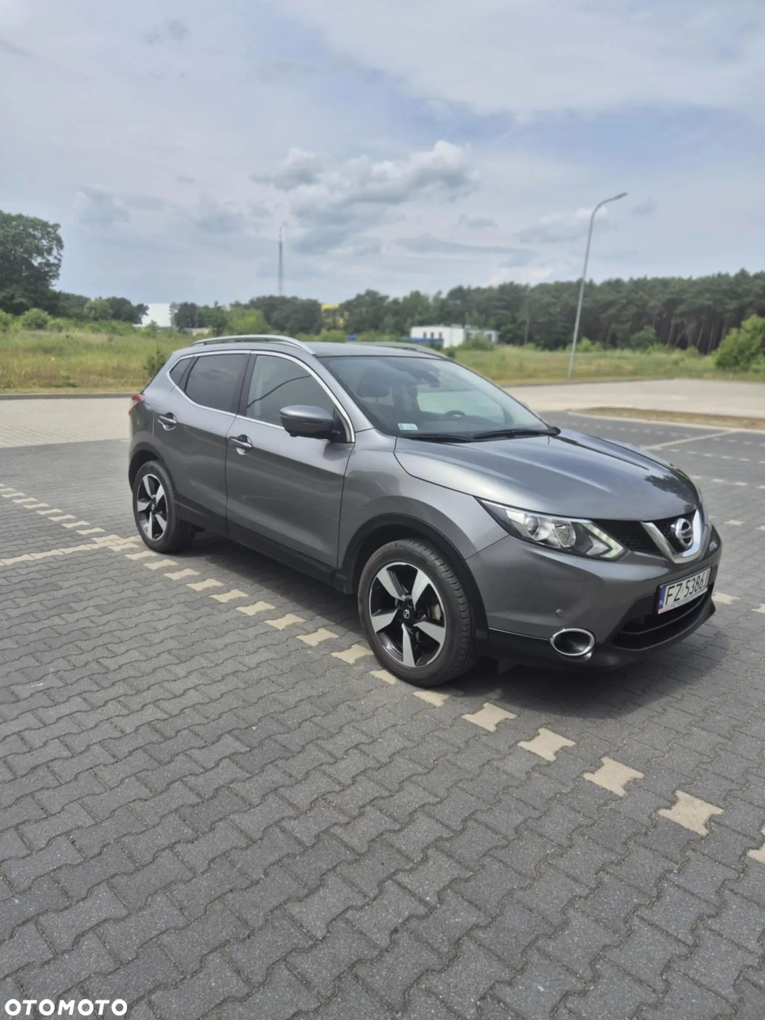 Nissan Qashqai 1.2 DIG-T N-Connecta - 1