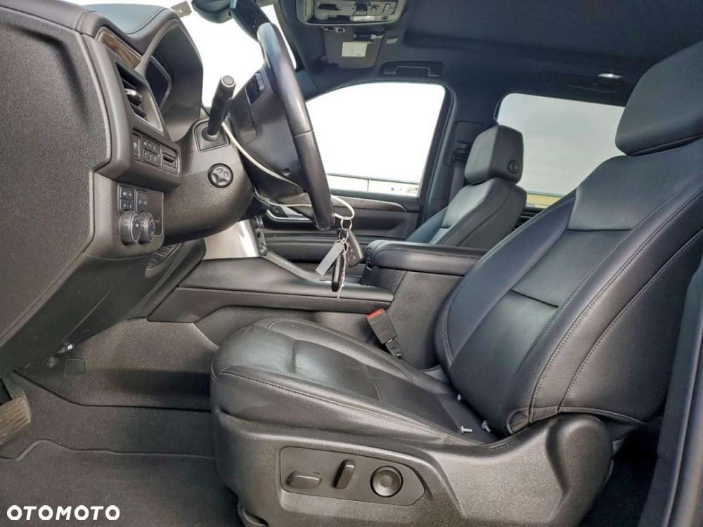 Chevrolet Suburban - 7