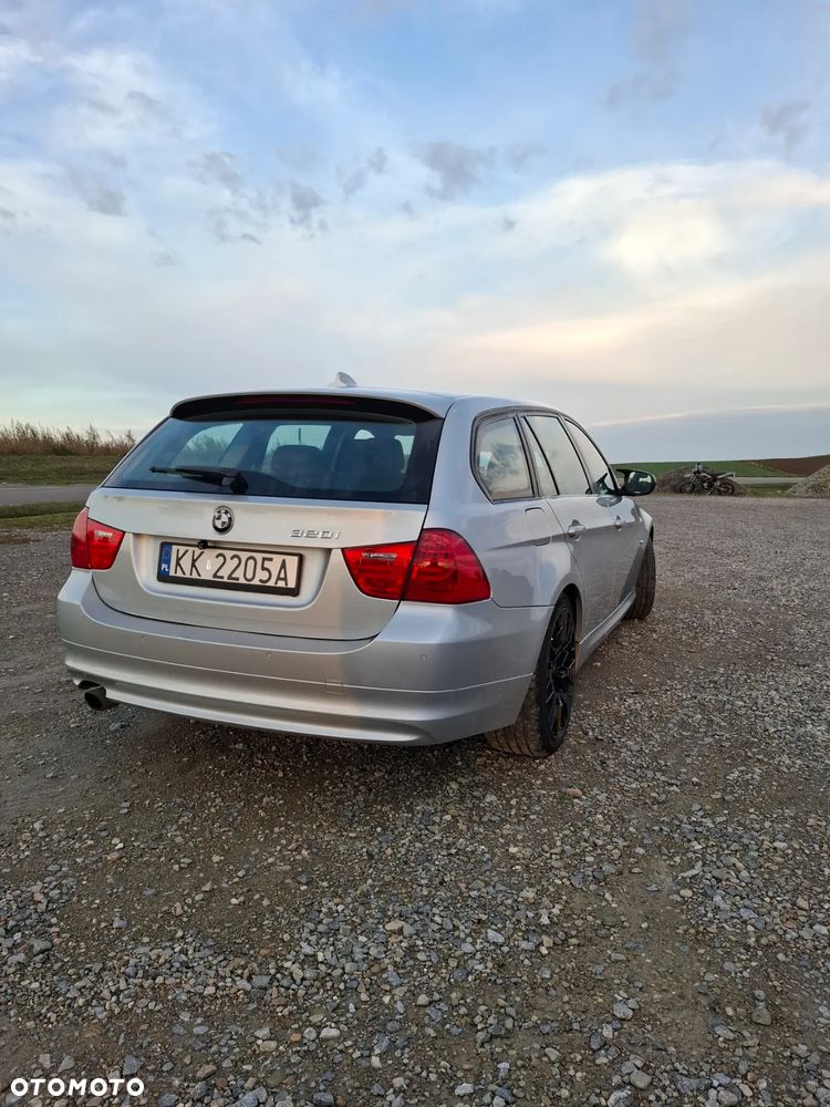 BMW Seria 3 320i - 2