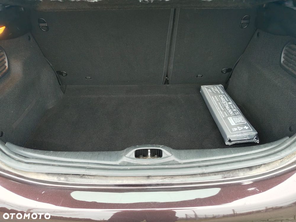 Peugeot 208 - 26