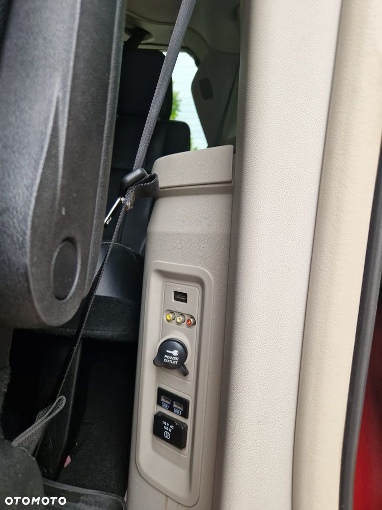 Chrysler Town & Country 3.6 Touring - 25