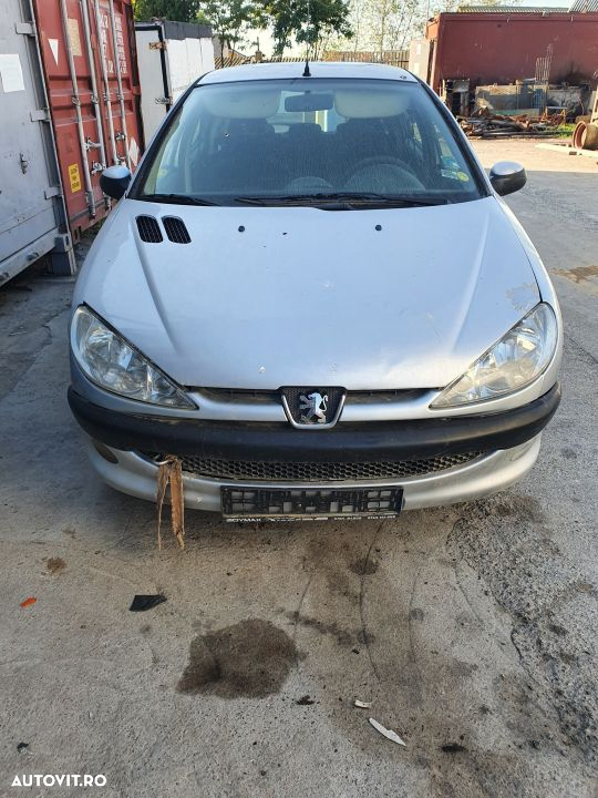 Dezmembrari  Peugeot 206  1998  > 0000 1.4 Benzina - 2