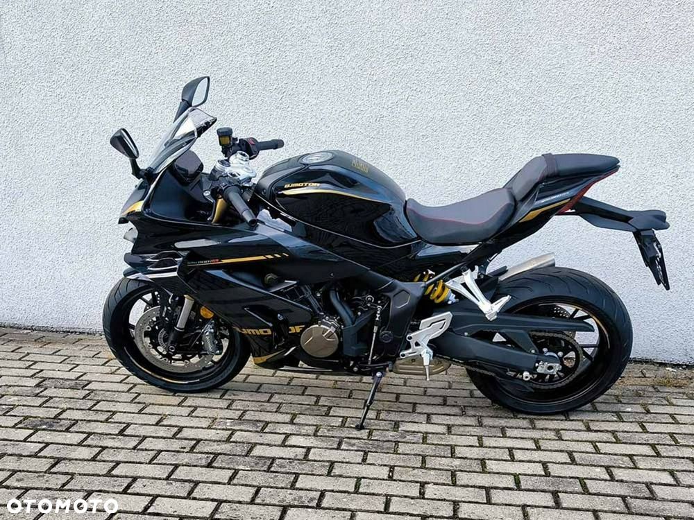 QJMOTOR SRK 800RR - 11