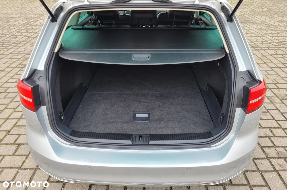 Volkswagen Passat 2.0 TDI (BlueMotion Technology) Highline - 35