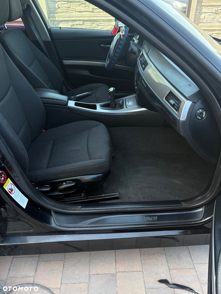 BMW Seria 3 320i - 3