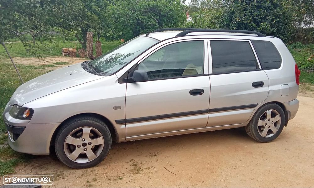 Mitsubishi Space Wagon - 1