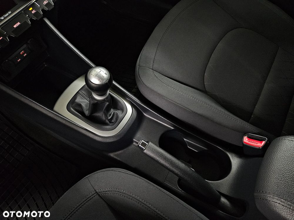 Kia Rio 1.2 L - 29