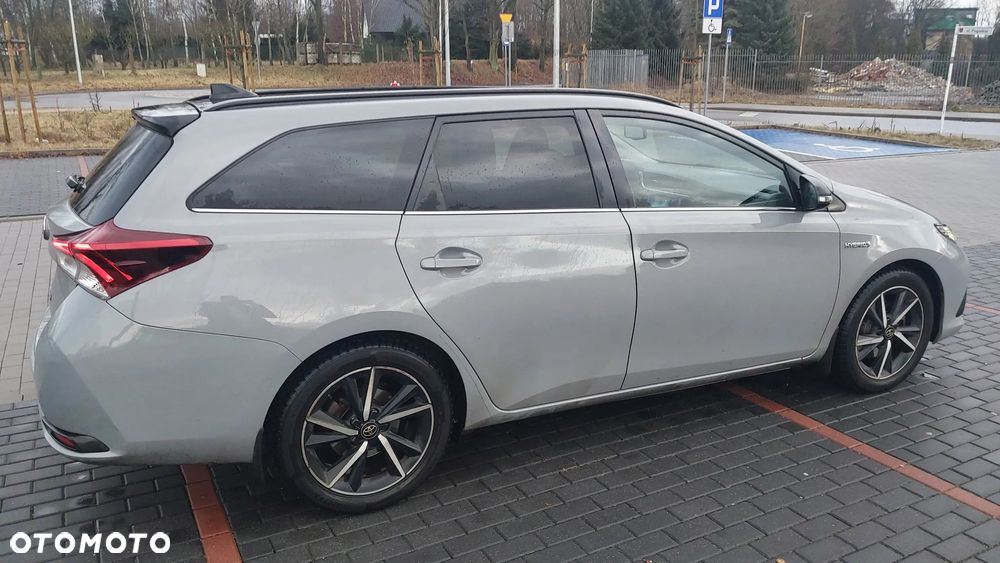 Toyota Auris Hybrid 135 Selection - 4