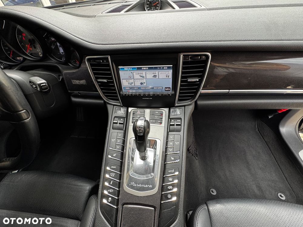 Porsche Panamera 4S - 19