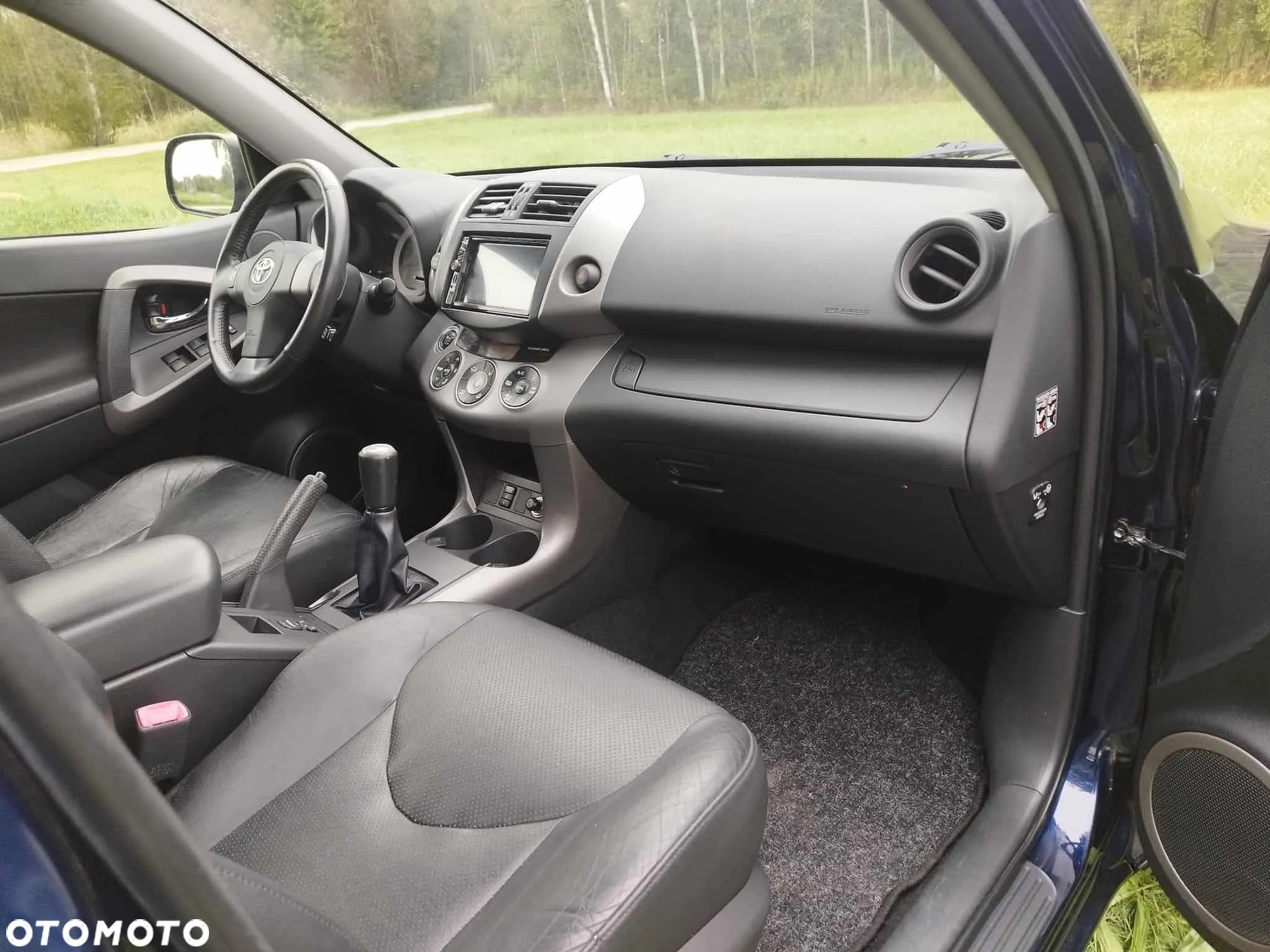 Toyota RAV4 2.0 VVT-i Premium - 11