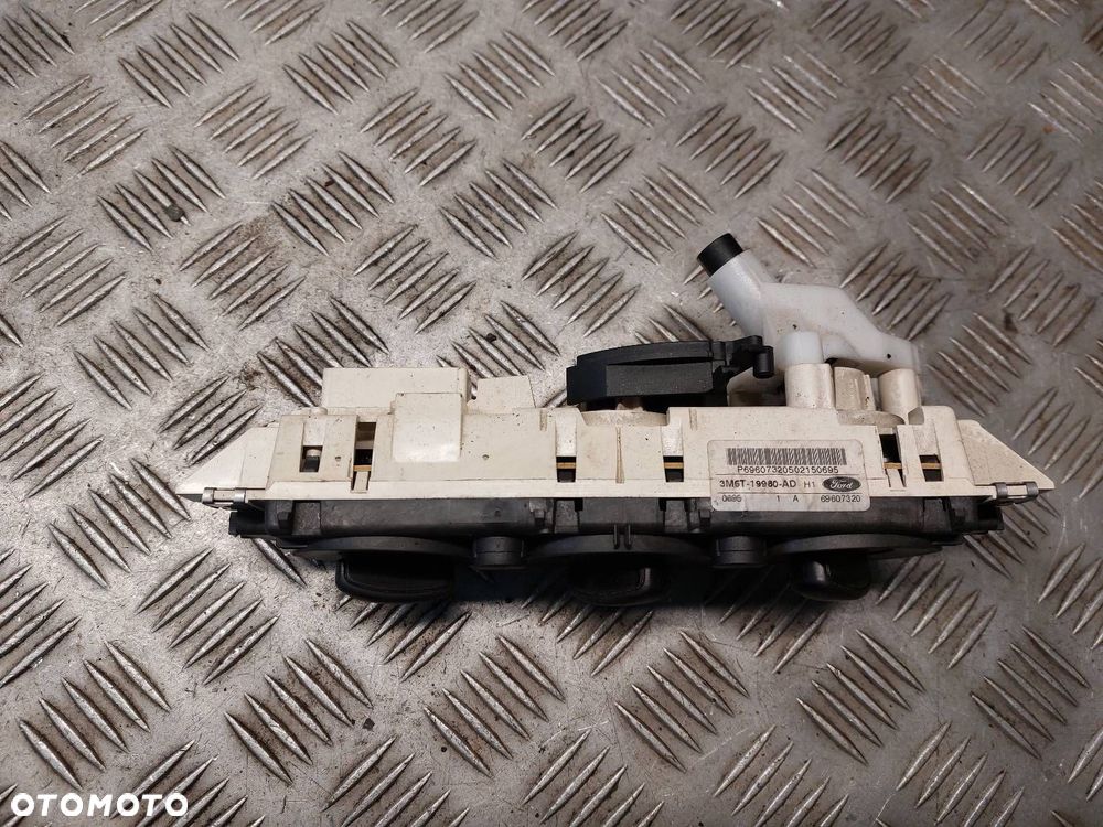 PANEL NAWIEWU FORD FOCUS MK2 3M5T-19980-AD - 3