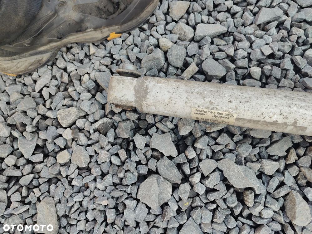 BMW E60 SEDAN Amortyzator Tylny Sprężyna 6766605 - 6