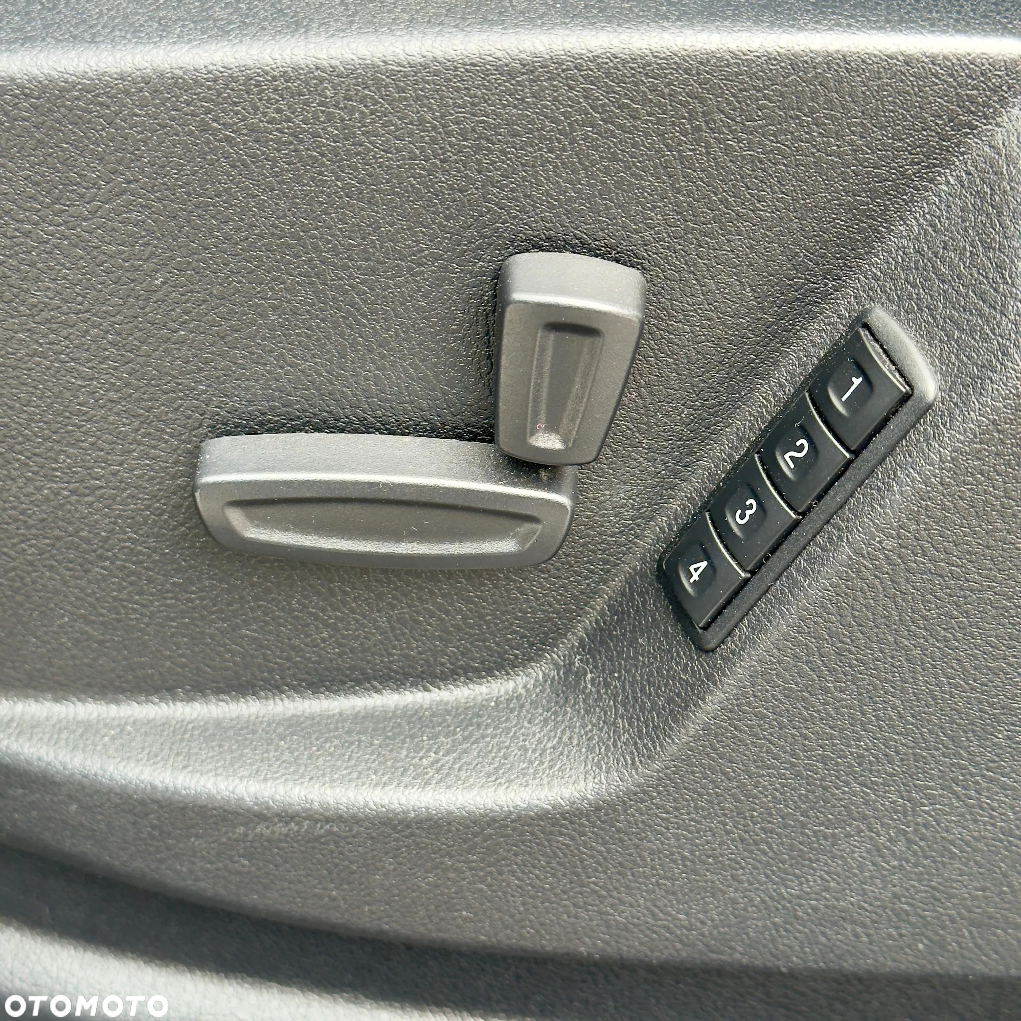 Ford S-Max - 17