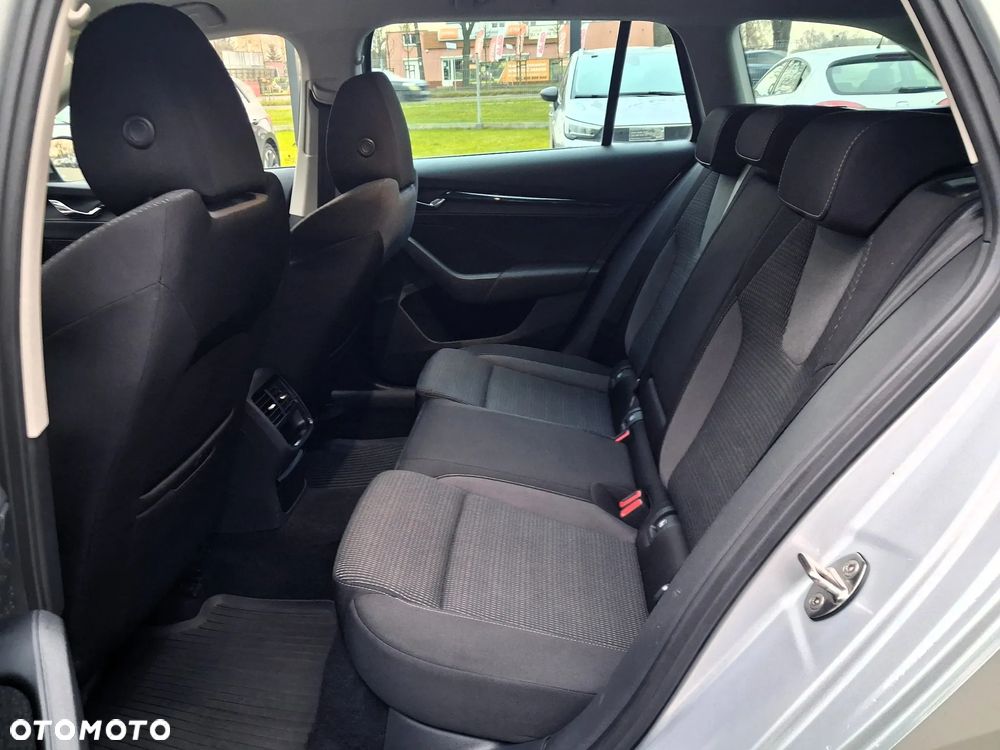 Skoda Octavia 2.0 TDI SCR Ambition DSG - 12