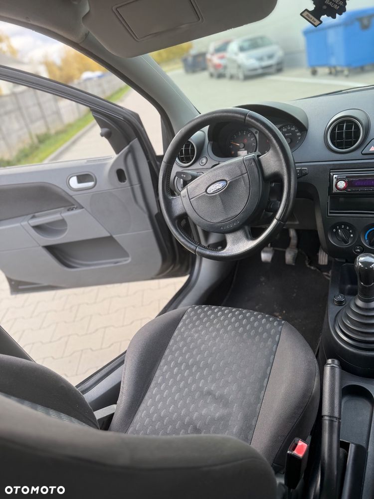 Ford Fiesta 1.4 Ghia - 20