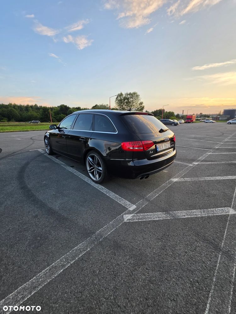 Audi A4 Avant 2.0 TDI DPF - 2