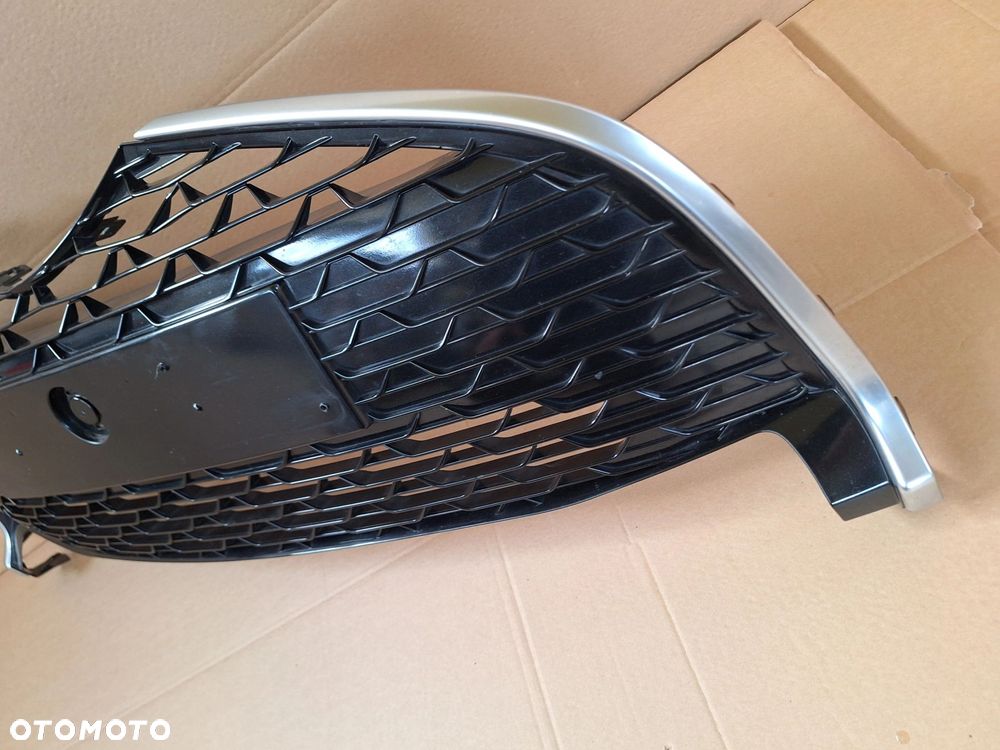 TOYOTA YARIS III LIFT 14-17 KRATKA ATRAPA ŚRODKOWA ZDERZAKA PRZÓD+CHROMY ORYG. TOYOTA 53102-0D060 / 53112-0D410 WYSYŁKA - 3