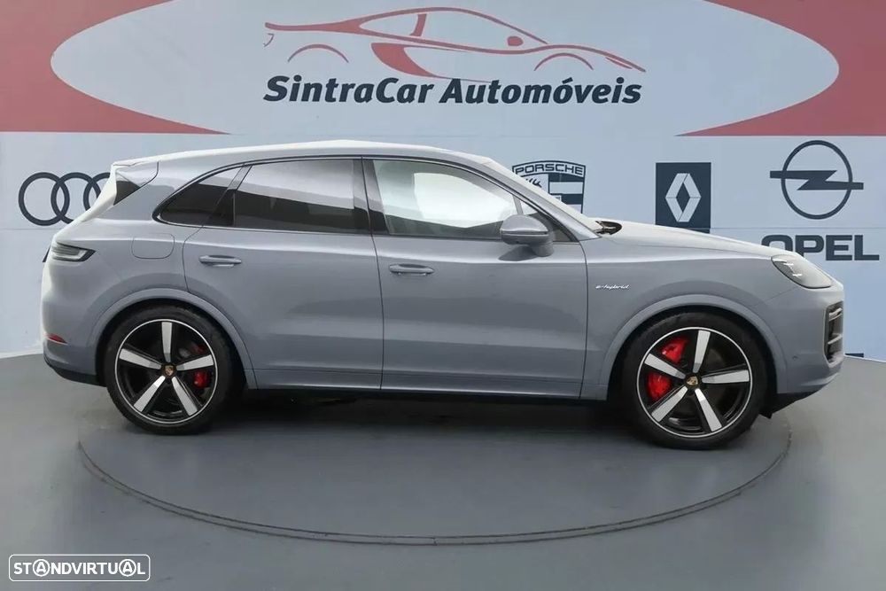 Porsche Cayenne Turbo E-Hybrid - 3