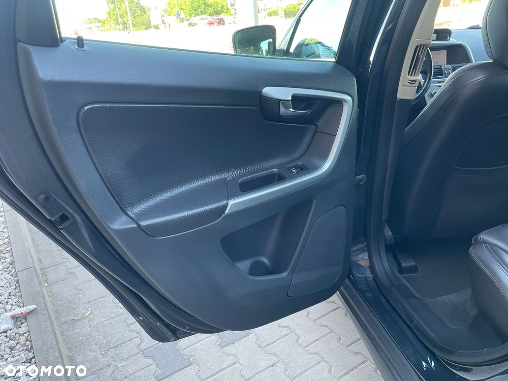 Volvo XC 60 D5 AWD Summum - 23