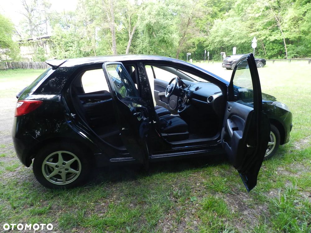 Mazda 2 - 10