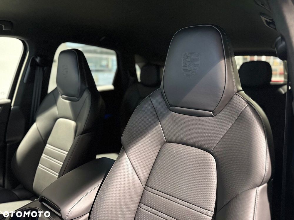 Porsche Cayenne - 21
