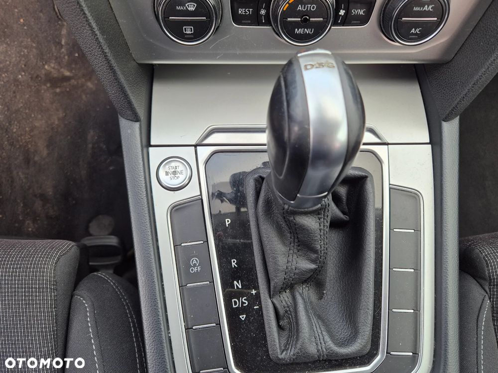 Volkswagen Passat - 15