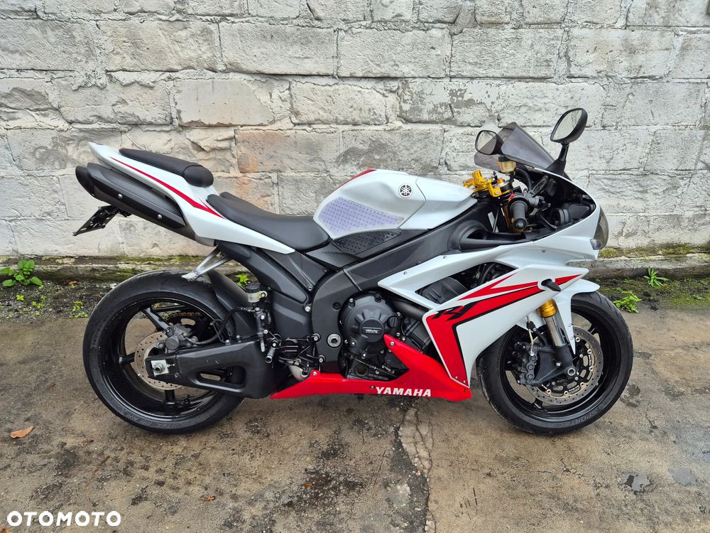 Yamaha R1 - 2