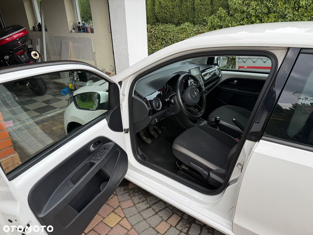 Volkswagen up! 1.0 high - 5