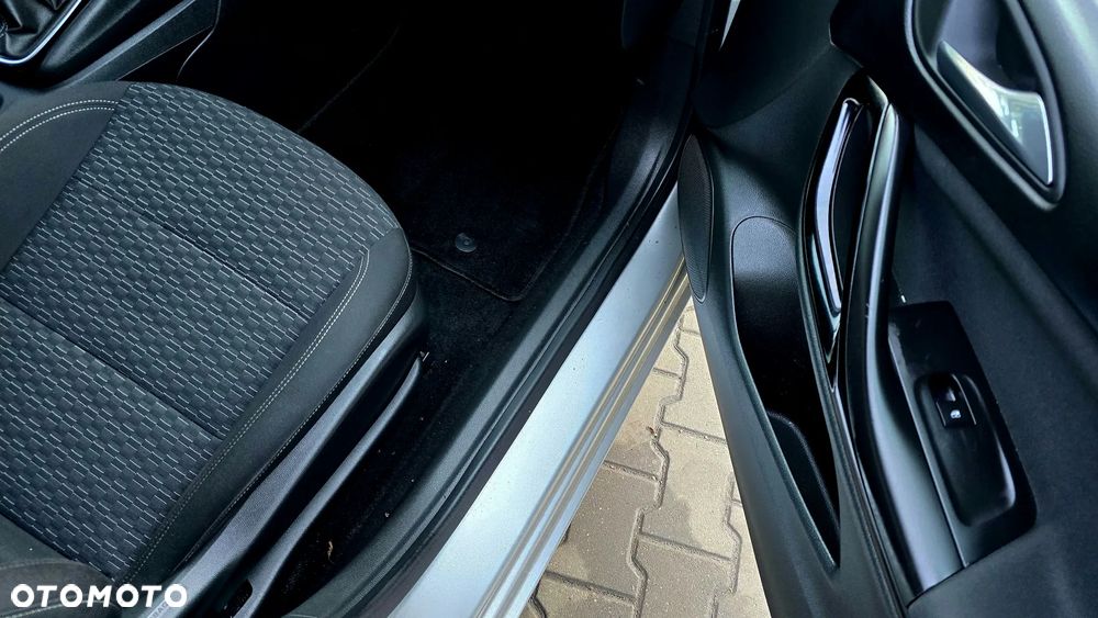 Opel Astra 1.4 Turbo Innovation - 19