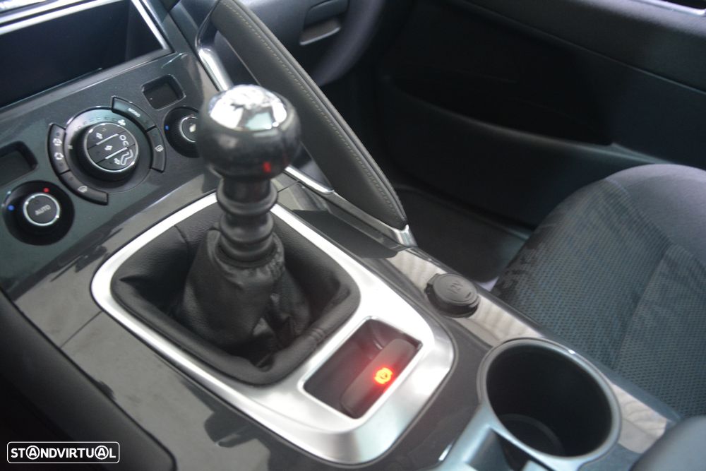 Peugeot 3008 1.6 HDi Allure - 24