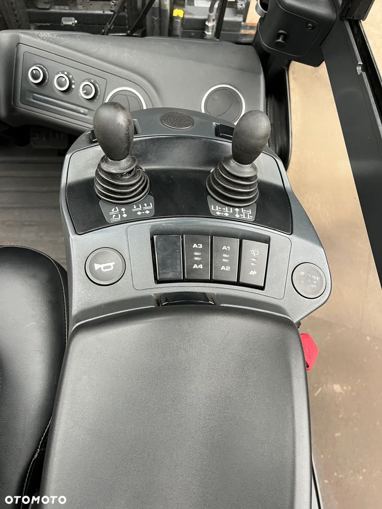 Linde H30T Gaz LPG Paletyzer podwójny, pełna kabina, nowy model - 23